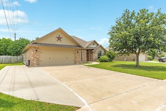 203 Poppy St, Lake Jackson, TX 77566