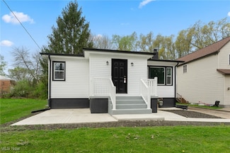 283 Maple St, Newton Falls, OH 44444