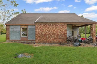 117 W Hislop Dr, Cissna Park, IL 60924