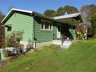 345 Crabapple Rd, Smock, PA 15480