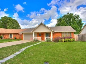 700 S Willowood Dr, Yukon, OK 73099