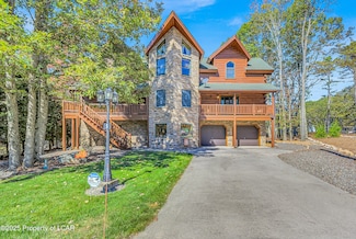 5 Fernwood Cir, Hazleton, PA 18202