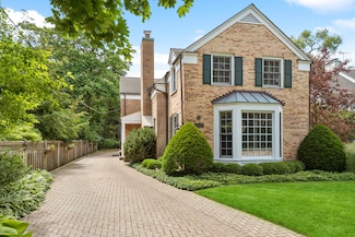 1249 Ridge Rd, Wilmette, IL 60091