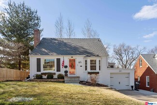 5615 Pine St, Omaha, NE 68106