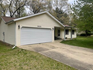 1403 Corey Dr, Knox, IN 46534