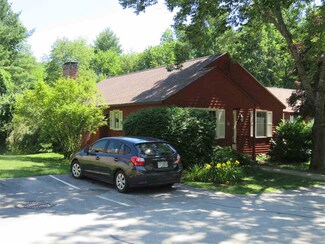 15 Colonial Square, Peterborough, NH 03458