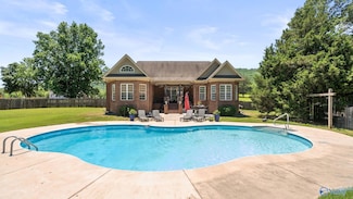 1943 Old Big Cove Rd SE, Owens Cross Roads, AL 35763