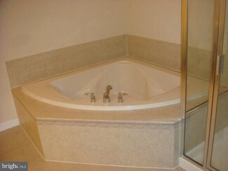 9700 Elzey Place Unit 407, Manassas Park, VA 20111