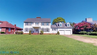 8 White House Dr, Poquoson, VA 23662