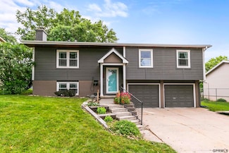 804 Galway Cir, Papillion, NE 68046