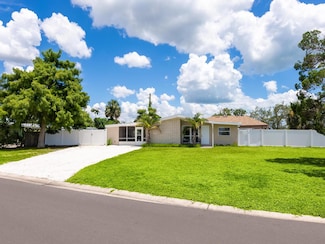 2416 Emory Ave, Bradenton, FL 34207