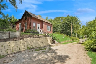 1818 1st St N, Stillwater, MN 55082
