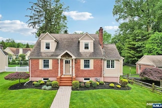 789 Woodland Ave, Oradell, NJ 07649