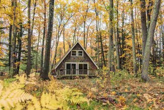 8025 S Lake Shore Dr, Harbor Springs, MI 49740