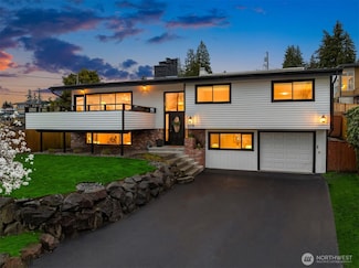 619 8th Ave S, Edmonds, WA 98020