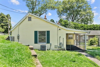 55 Utica St, Milford, CT 06461