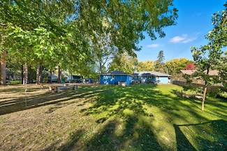 814 Sterling St N, Saint Paul, MN 55119