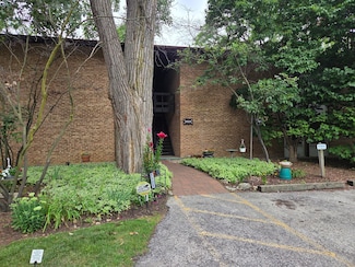 5522 E Lake Dr Unit B, Lisle, IL 60532