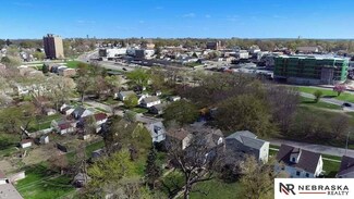 6147 Bedford Ave, Omaha, NE 68104