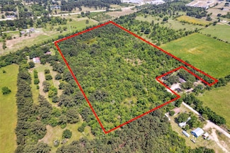 1835 S Cherry St, Tomball, TX 77375