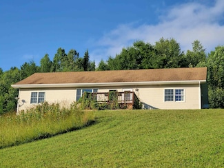 391 Waterford Hollow Ln, Waterford, VT 05819