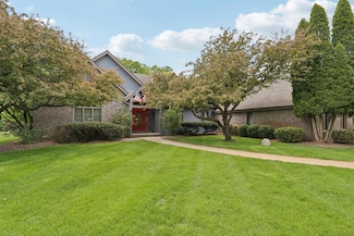 W313N4961 Chapel Ridge Rd, Hartland, WI 53029