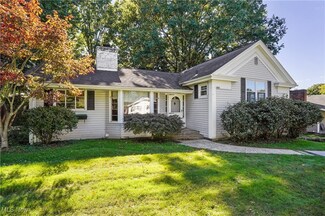 2062 Larchmont Rd, Akron, OH 44313