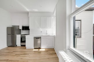 23-77 32nd St, Astoria, NY 11105
