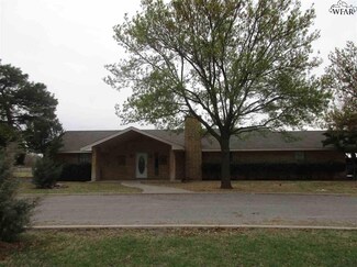 5103 Western Ln, Vernon, TX 76384