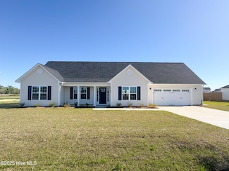 509 E Black Water Ln, Maysville, NC 28555
