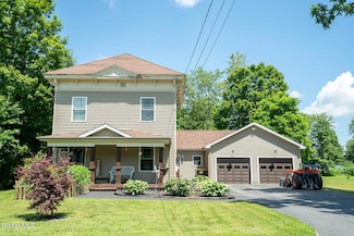 77 Spring St, Cambridge, NY 12816