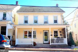 918 E Grand Ave, Tower City, PA 17980