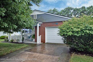 57 Trent Dr, Toms River, NJ 08757