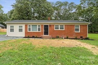 905 Clark St, Wingate, NC 28174