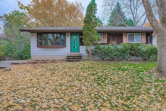 2741 Gresham Ave N, Saint Paul, MN 55128