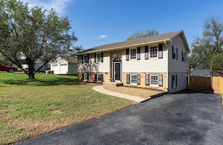 423 Woodland Cir, Waynesboro, VA 22980