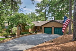120 Shagbark Ct, West End, NC 27376