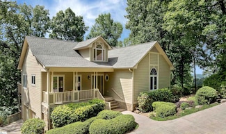 15 Grosbeak Way, Landrum, SC 29356