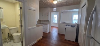 4 Central St Unit 2nd Floor, Derry, NH 03038