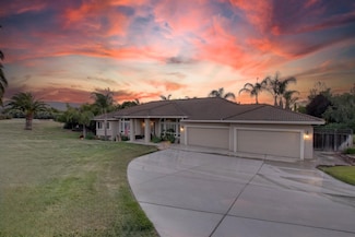 303 Taryn Ct, Hollister, CA 95023