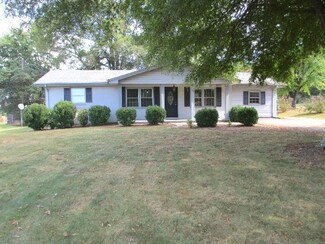 204 Mangrums Rd, Danville, VA 24541
