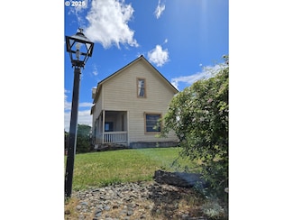 322 NW 2nd St, Goldendale, WA 98620