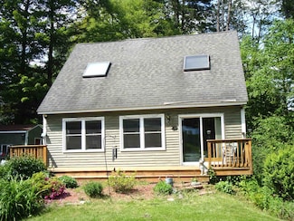 49 Hampshire Cir, Brattleboro, VT 05301
