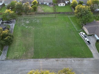 316 Laguna St, Taft, TX 78390