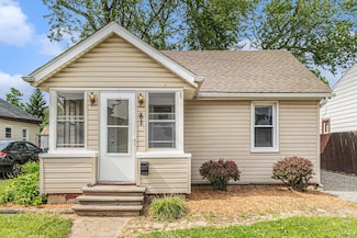81 Chopin Ave, Troy, MI 48083