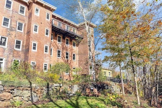 374 Union St Unit 206, Peterborough, NH 03458