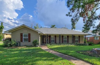 6903 Northampton Way, Houston, TX 77055