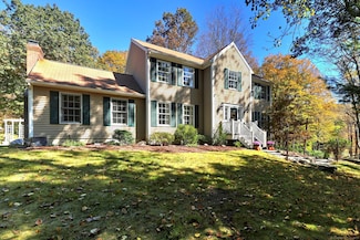 174 Weekeepeemee Rd, Woodbury, CT 06798