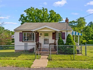 1280 Wilna St, Washington, PA 15301