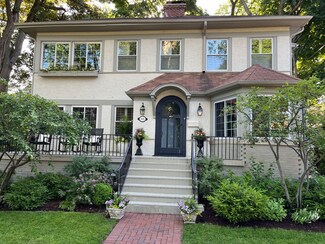 816 4th St, Wilmette, IL 60091